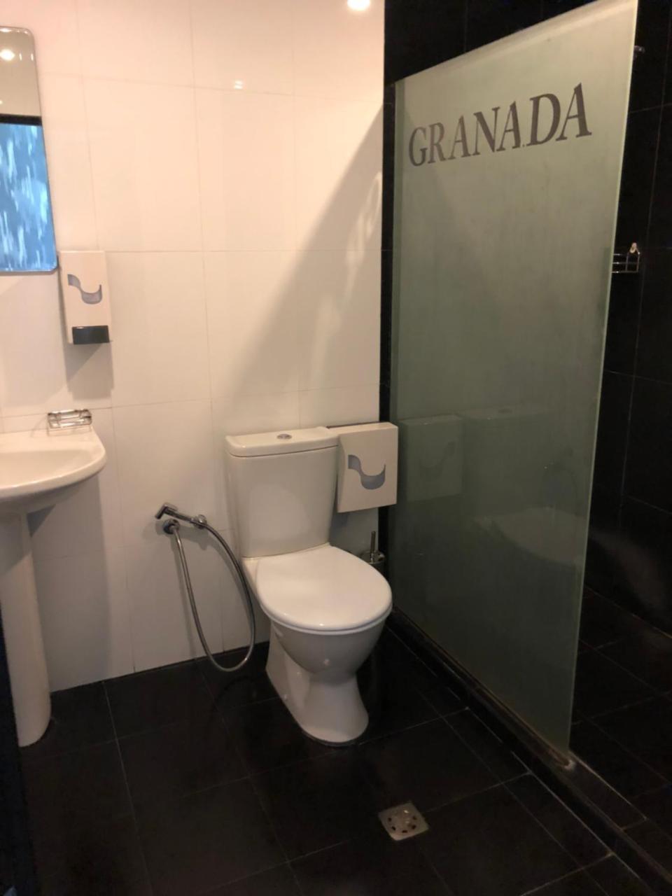 Granada Hotel Γιερεβάν Εξωτερικό φωτογραφία